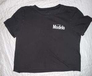 Modelo Cerveza Dia De Los Muertos Sugar Skull Crop T-Shirt Black